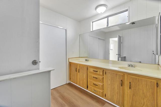 2097 Dalis Drive, Concord CA: https://media.crmls.org/mediaz/7057bbb6-1a13-4404-827d-31efdc47dc4a.jpg