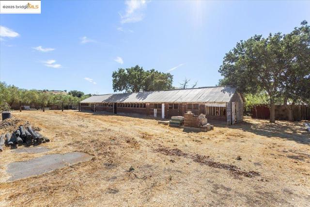 5665 Victoria LN, Livermore CA: https://media.crmls.org/mediaz/70585baf-ae6a-4f8d-8d6d-4349ea827514.jpg