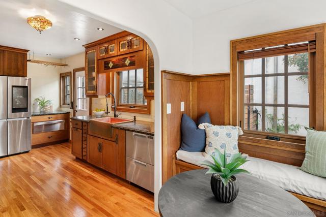 4605 4607 Terrace Dr, San Diego CA: https://media.crmls.org/mediaz/70587259-3763-4055-8727-a38bd413efd3.jpg