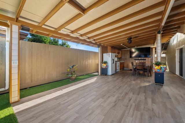 Image 23 of 27 For 10343 Greenford Dr