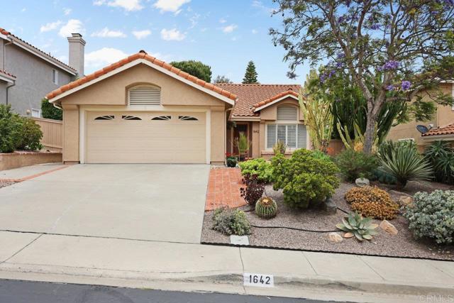 1642 Marbella Drive, Vista CA: https://media.crmls.org/mediaz/7059b6a7-19d0-4c72-84c4-2b24aed4fe4b.jpg