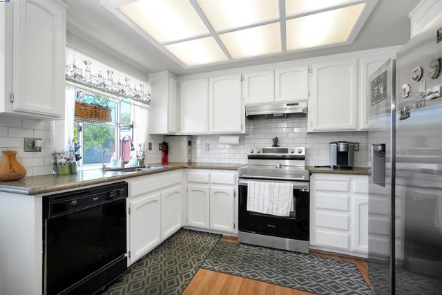Image 11 of 35 For 18606 Galton Ln