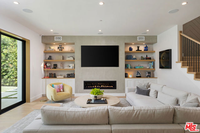 4253 Costello Avenue, Sherman Oaks CA: https://media.crmls.org/mediaz/705a20e6-870d-4438-ad93-fa5ba2795976.jpg