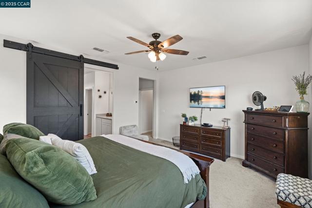 158 Wooley Creek Way, Brentwood CA: https://media.crmls.org/mediaz/705a3af5-2e1b-4361-983b-a93c96fb8e1f.jpg