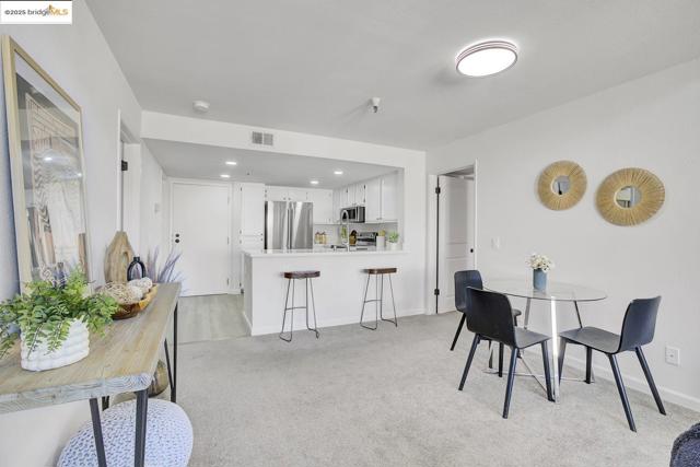 Image 18 of 45 For 545 Pierce St  2410