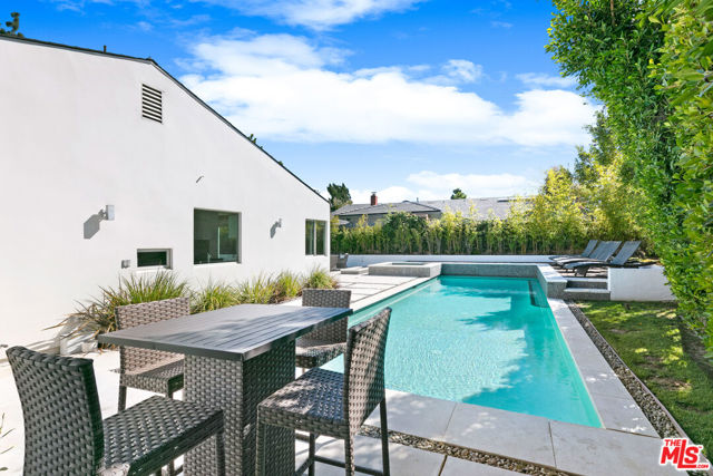 15514 CASIANO Court, Los Angeles CA: https://media.crmls.org/mediaz/705a910a-cbf6-4fab-b8e4-23b2e596634e.jpg