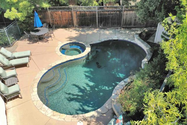 1249 Marilyn Court, Mountain View CA: https://media.crmls.org/mediaz/705b3654-21dd-46a3-9b2a-ee271c8ef141.jpg