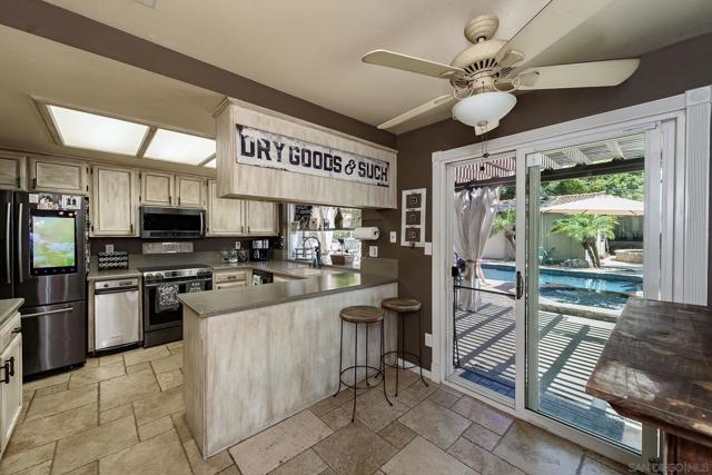 14229 Jennings Vista Way, Lakeside CA: https://media.crmls.org/mediaz/705c5a10-6e1b-4a40-a2b5-bdb8a1e12757.jpg