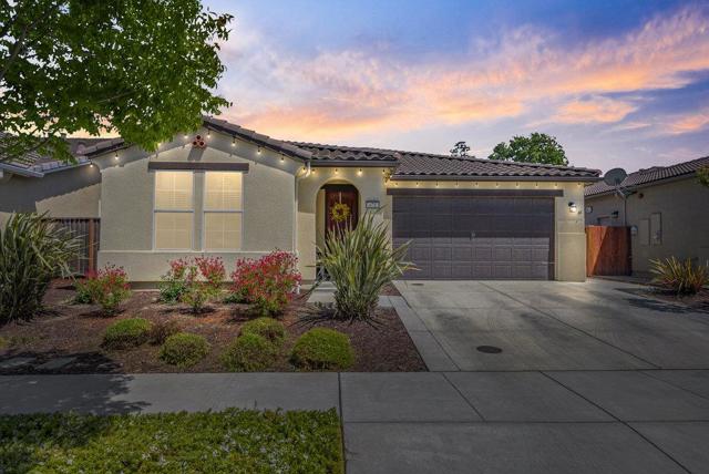 471 Segovia Drive, Hollister CA: https://media.crmls.org/mediaz/705c8d22-eaa0-4cac-a7f2-54159bf4a28f.jpg