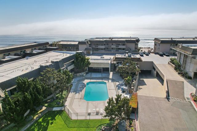 872 S Sierra Ave, Solana Beach CA: https://media.crmls.org/mediaz/705c9bbb-5ef4-4dc6-be1f-0849ce0d5a40.jpg