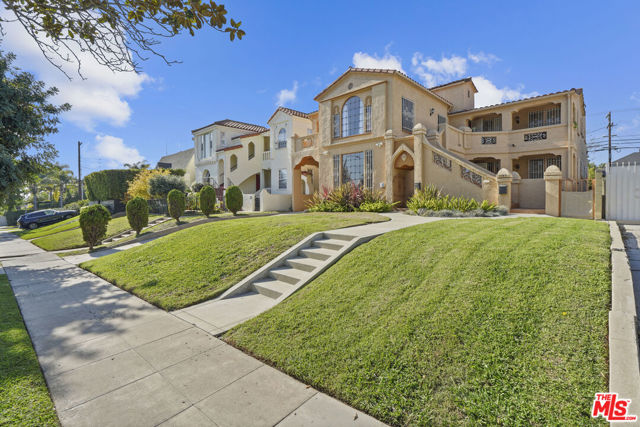 1143 S Rimpau Boulevard, Los Angeles CA: https://media.crmls.org/mediaz/705cb3d5-23ea-47ba-ab5d-5dc27c35b3e2.jpg