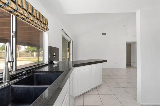 82601 Doolittle Drive, Indio CA: https://media.crmls.org/mediaz/705cf305-f236-4c42-836f-d5d071ac663a.jpg