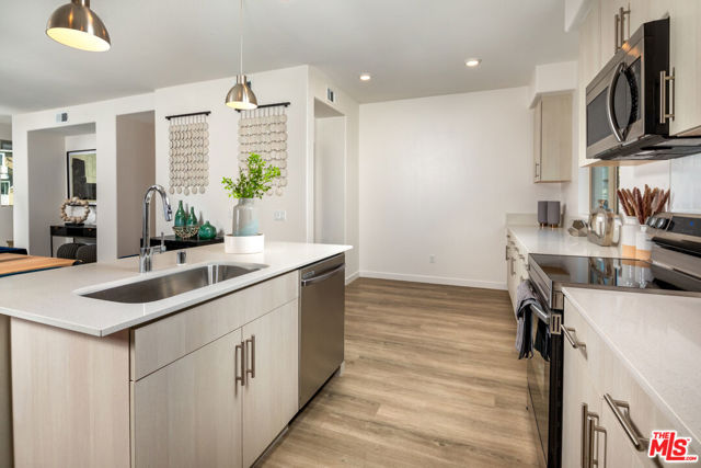 1483 W Vista Way, San Pedro CA: https://media.crmls.org/mediaz/705d24be-e28f-4672-bcb5-2b6fe83fc75a.jpg