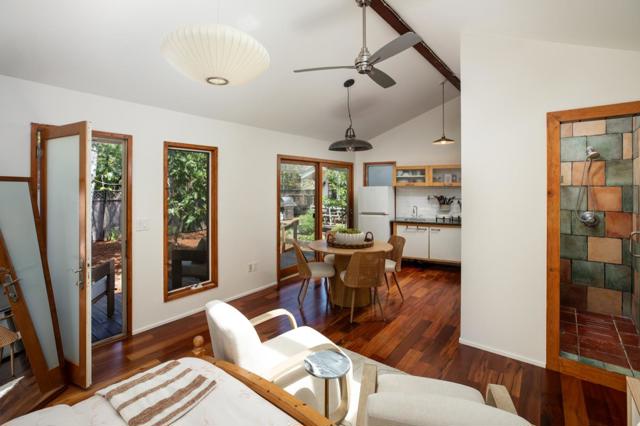 4112 Fair Oaks Avenue, Menlo Park CA: https://media.crmls.org/mediaz/705d509e-de61-4a98-8aec-de0ccc5b4e29.jpg