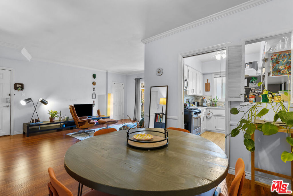 332 S Rexford Drive #6