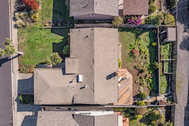 725 Palm Avenue, South San Francisco CA: https://media.crmls.org/mediaz/705da137-9e51-4105-afea-0abac176e3b4.jpg