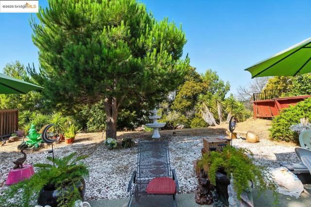 4336 Rilea Way, Oakland CA: https://media.crmls.org/mediaz/705db6f3-75cd-4687-af95-5272a9b99908.jpg