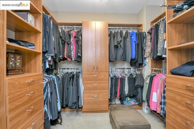 596 Toscanna Court, Brentwood CA: https://media.crmls.org/mediaz/705e28fb-b58b-4880-909d-b64d7379bd73.jpg