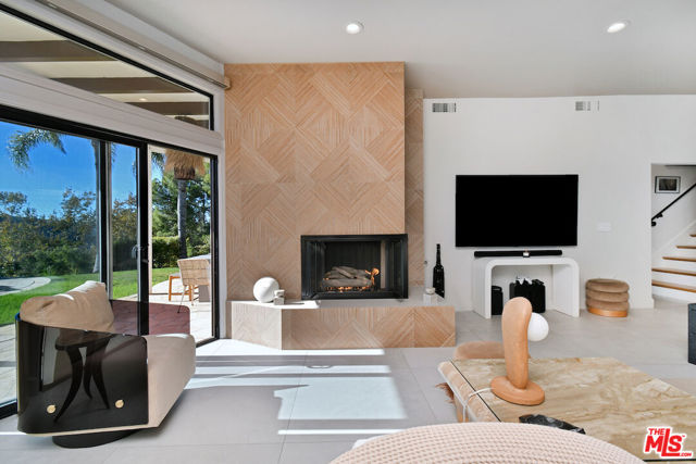 130 Dapplegray Road, Bell Canyon CA: https://media.crmls.org/mediaz/705e2c54-34c3-466c-89fc-225718d27f18.jpg