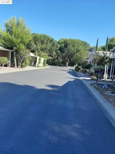 120 Paulette Way, Antioch CA: https://media.crmls.org/mediaz/705e48d5-30a8-4280-9e33-b6abc55139ad.jpg