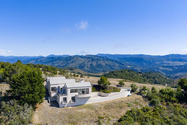 10450 Saddle Road, Monterey CA: https://media.crmls.org/mediaz/706002e1-149e-4d40-b71e-26d7dccb19f6.jpg