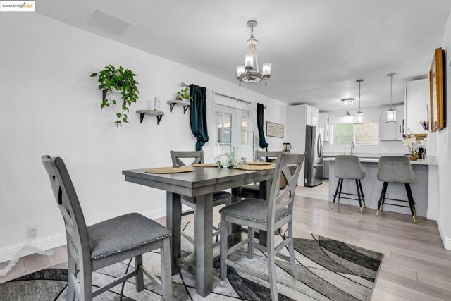 2350 W Shell Ave, Martinez CA: https://media.crmls.org/mediaz/7060dbe0-027c-4865-b905-48ce1486a8d2.jpg
