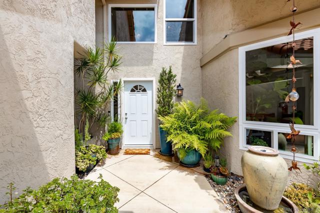 2708 Grove Ave, Carlsbad CA: https://media.crmls.org/mediaz/70615eac-fdc1-4e43-bf25-fef7f197af0d.jpg