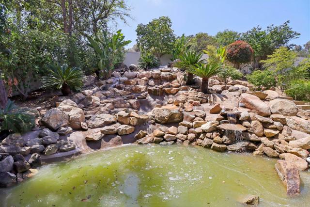 944 Rainbow Crest Road, Fallbrook CA: https://media.crmls.org/mediaz/70628082-da3b-46b2-ba22-63bc868e7d13.jpg