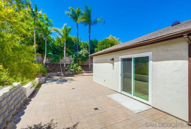 13113 Calle De Las Rosas, San Diego CA: https://media.crmls.org/mediaz/7062e692-c336-4e45-a545-a09a97991f6b.jpg