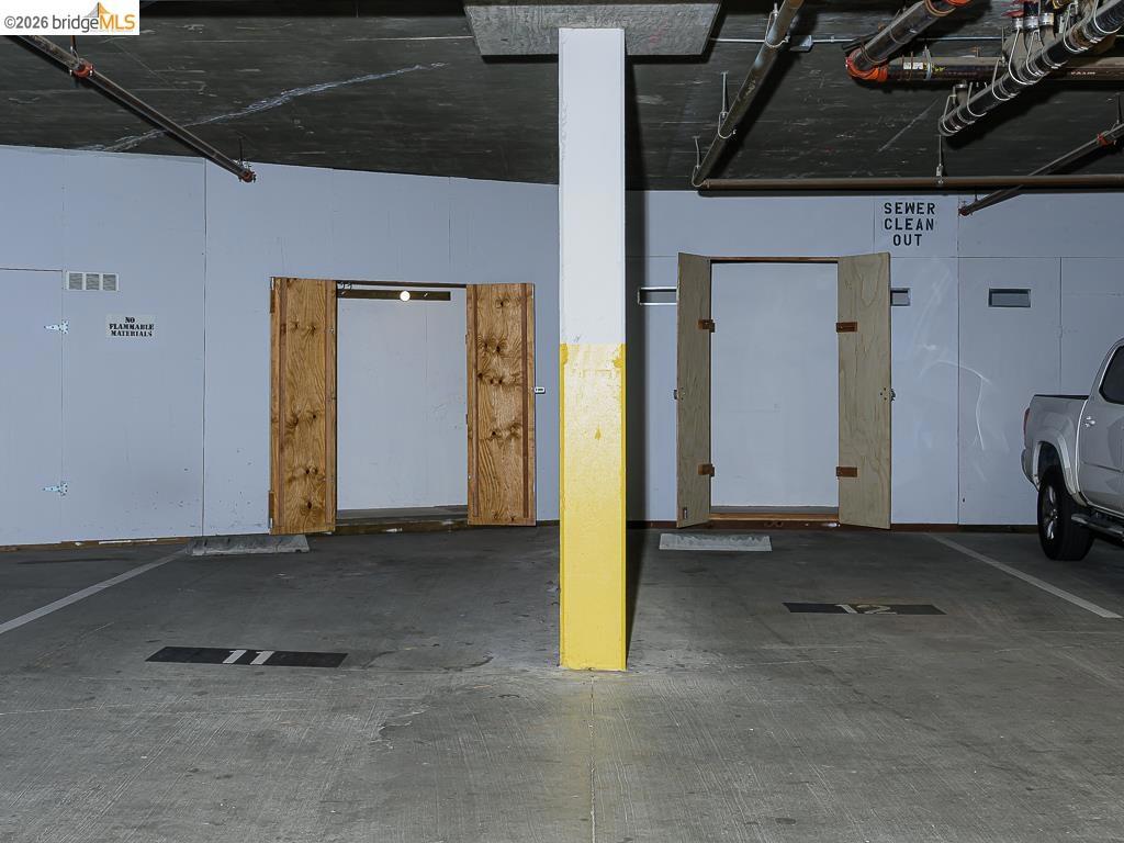 https://media.crmls.org/mediaz/7062ff88-2a45-4485-bc9f-10b7c4df0568.jpg?preset=X-Large
