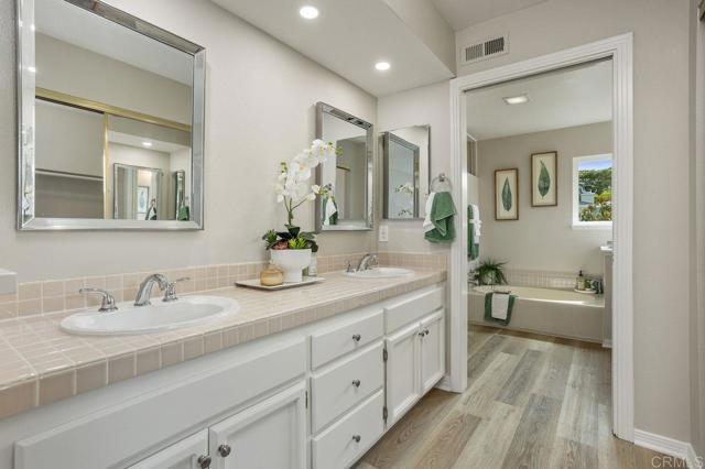 Detail Gallery Image 19 of 44 For 203 Triton Cir, Encinitas,  CA 92024 - 3 Beds | 2/1 Baths