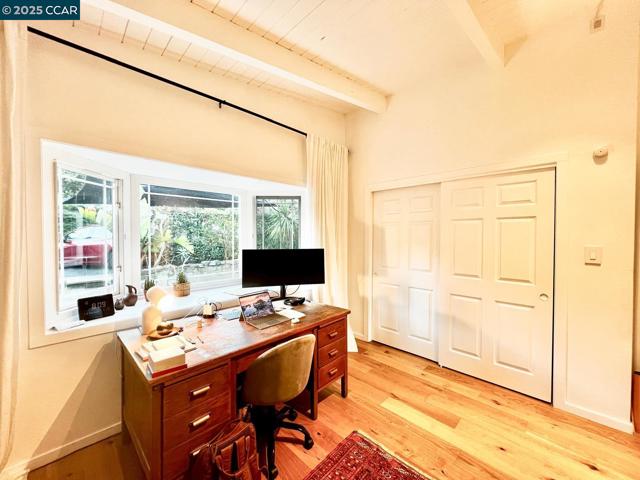 5915 ALHAMBRA AVE, Oakland CA: https://media.crmls.org/mediaz/70639769-e9c1-4d99-8d72-cf82abb40a1d.jpg
