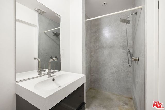 8941 Rosewood Avenue photo 13