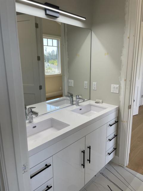 610 Stanford Avenue, Redwood City CA: https://media.crmls.org/mediaz/70647000-557a-4f76-ade3-5657012b6829.jpg