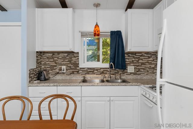 1549 N Vulcan Ave, Encinitas CA: https://media.crmls.org/mediaz/7064a49d-07f3-43b6-9a38-f9bc96173e9f.jpg