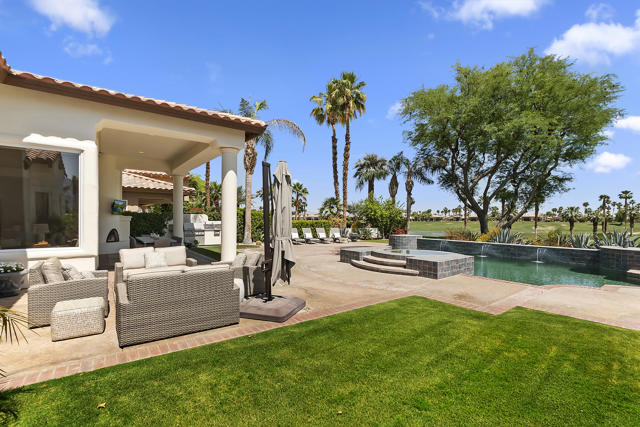 48644 Vista Palomino, La Quinta CA: https://media.crmls.org/mediaz/7064a546-b11f-4f09-b8d5-454d95a9e83c.jpg