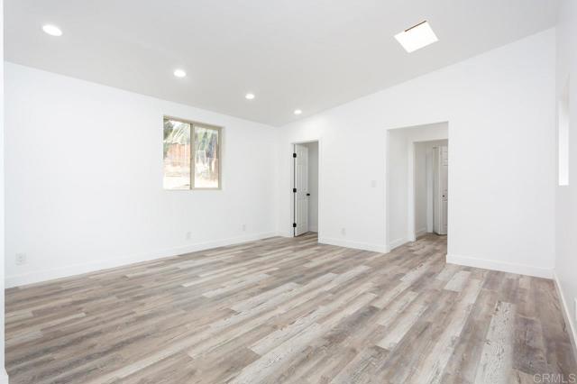 12049 Coping Place, Lakeside CA: https://media.crmls.org/mediaz/7064d799-1a3a-452b-b107-165708ff6118.jpg