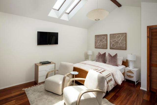 4112 Fair Oaks Avenue, Menlo Park CA: https://media.crmls.org/mediaz/7064ef27-47ca-4fce-b5b2-445246a3507e.jpg
