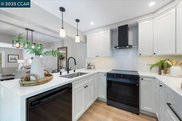 2749 Pine Knoll Dr., Walnut Creek CA: https://media.crmls.org/mediaz/70651e92-0d11-4f02-81f9-05672bb70bf4.jpg