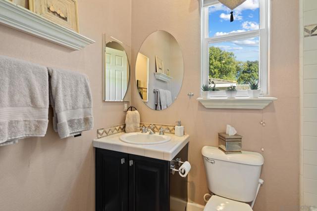 17117 Tallow Tree Lane, San Diego CA: https://media.crmls.org/mediaz/70655939-c6ad-43e1-a7b4-dc64b5981d2b.jpg