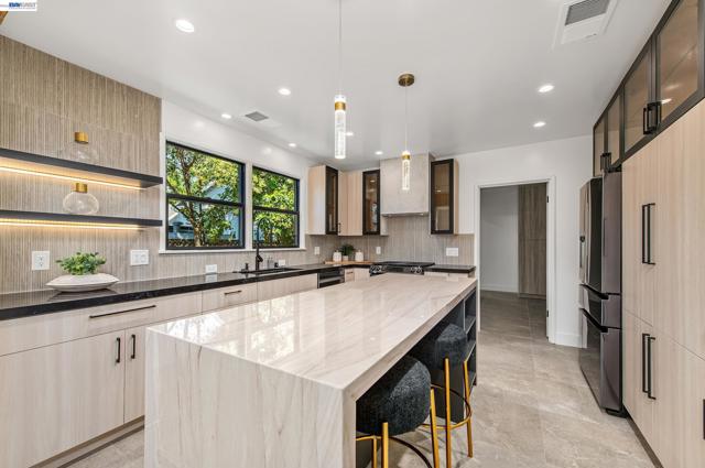 Image 12 of 49 For 4073 Stanley Blvd