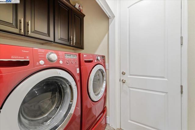 736 N P St, Livermore CA: https://media.crmls.org/mediaz/70665328-1948-480e-90f4-20ca8f810393.jpg