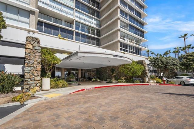 1820 Avenida Del Mundo, Coronado CA: https://media.crmls.org/mediaz/7066942f-d5ba-4ac8-ac28-e9de2dc971cd.jpg
