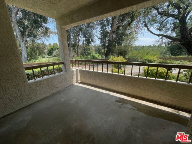 23502 Coso, Mission Viejo CA: https://media.crmls.org/mediaz/706740a0-92c5-4b78-81f8-7ddf72c44aef.jpg