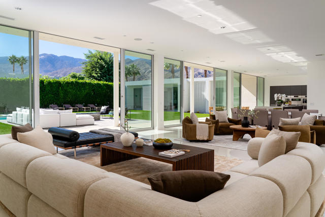 3088 Linea Terrace, Palm Springs CA: https://media.crmls.org/mediaz/70679a46-80d1-4b33-8793-68043ea2e1e8.jpg