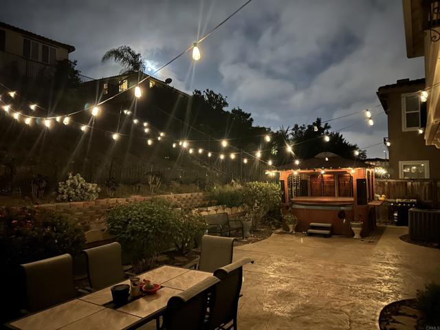 1176 Parkview Drive, Oceanside CA: https://media.crmls.org/mediaz/7067bda5-1fa6-4b96-a2aa-6de86c226d17.jpg