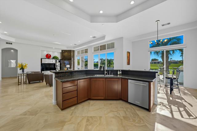 80315 Via Valerosa, La Quinta CA: https://media.crmls.org/mediaz/7067c2fb-e641-4e81-9208-621c499f466f.jpg