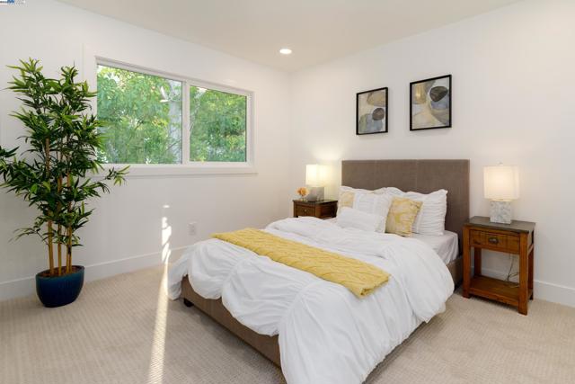 1984 Brooktree Way, Pleasanton CA: https://media.crmls.org/mediaz/7068d6bd-066f-4906-b489-59b67e8c1d36.jpg