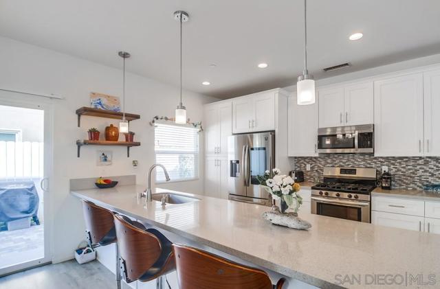 1249 12Th, Imperial Beach CA: https://media.crmls.org/mediaz/70694e9e-386f-402e-aa8b-9a85734f5363.jpg