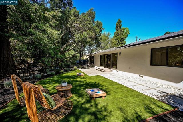 148 Draeger Drive, Moraga CA: https://media.crmls.org/mediaz/706a917d-b0b0-498b-953c-67b01f7939b2.jpg